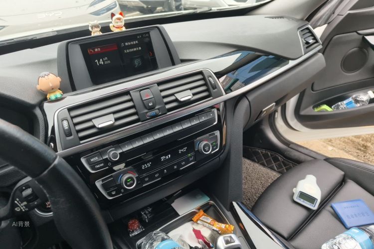 BMW 3 Series GT 2018 imagem de carro #15