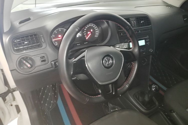 Volkswagen Polo 2019 car image #10