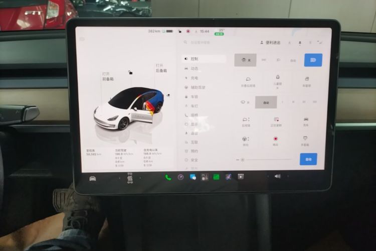Tesla Model 3 2022 imagem de carro #13