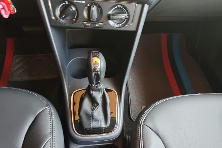 Volkswagen Polo 2017 #14 Volkswagen Polo 2017 car image #14