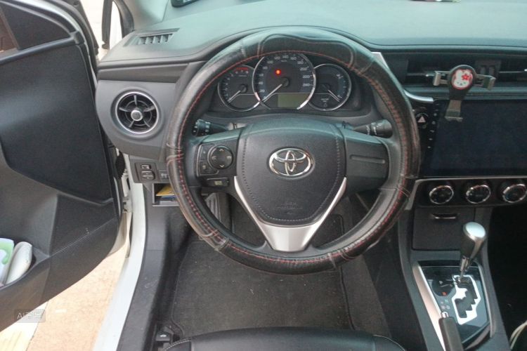 Toyota Corolla 2018 car image #12