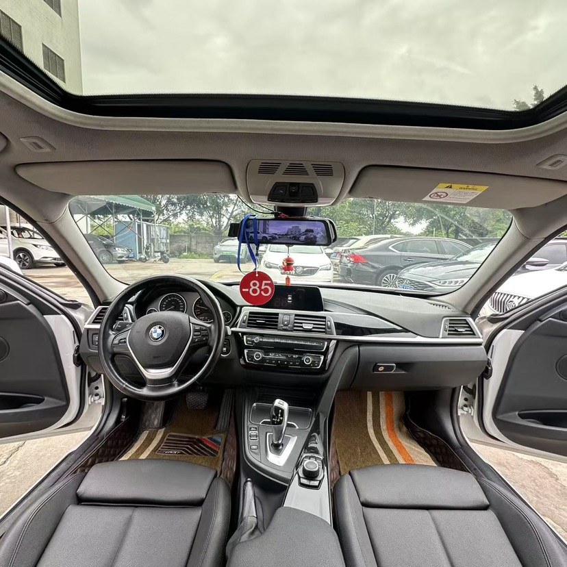 BMW 3 Series 2018 car image #6