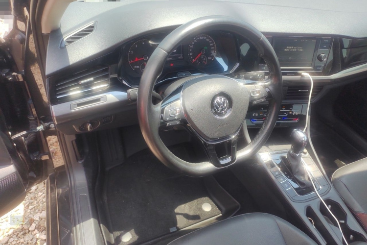 Volkswagen Bora 2020 car image #12