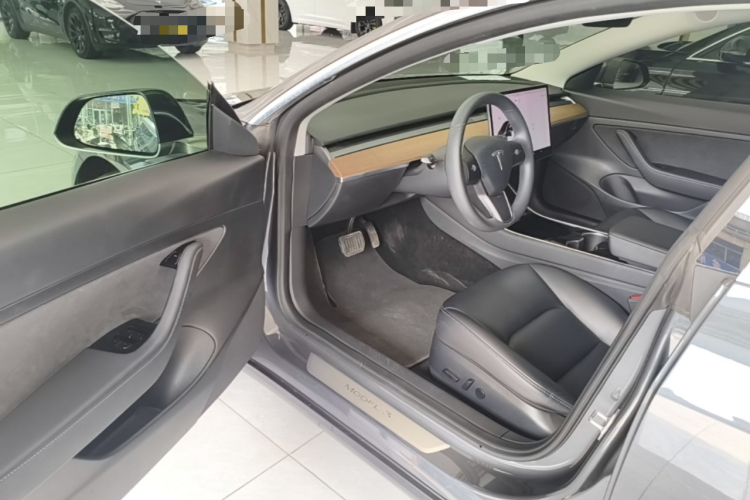 Tesla Model 3 2020 #16 Tesla Model 3 2020 car image #16