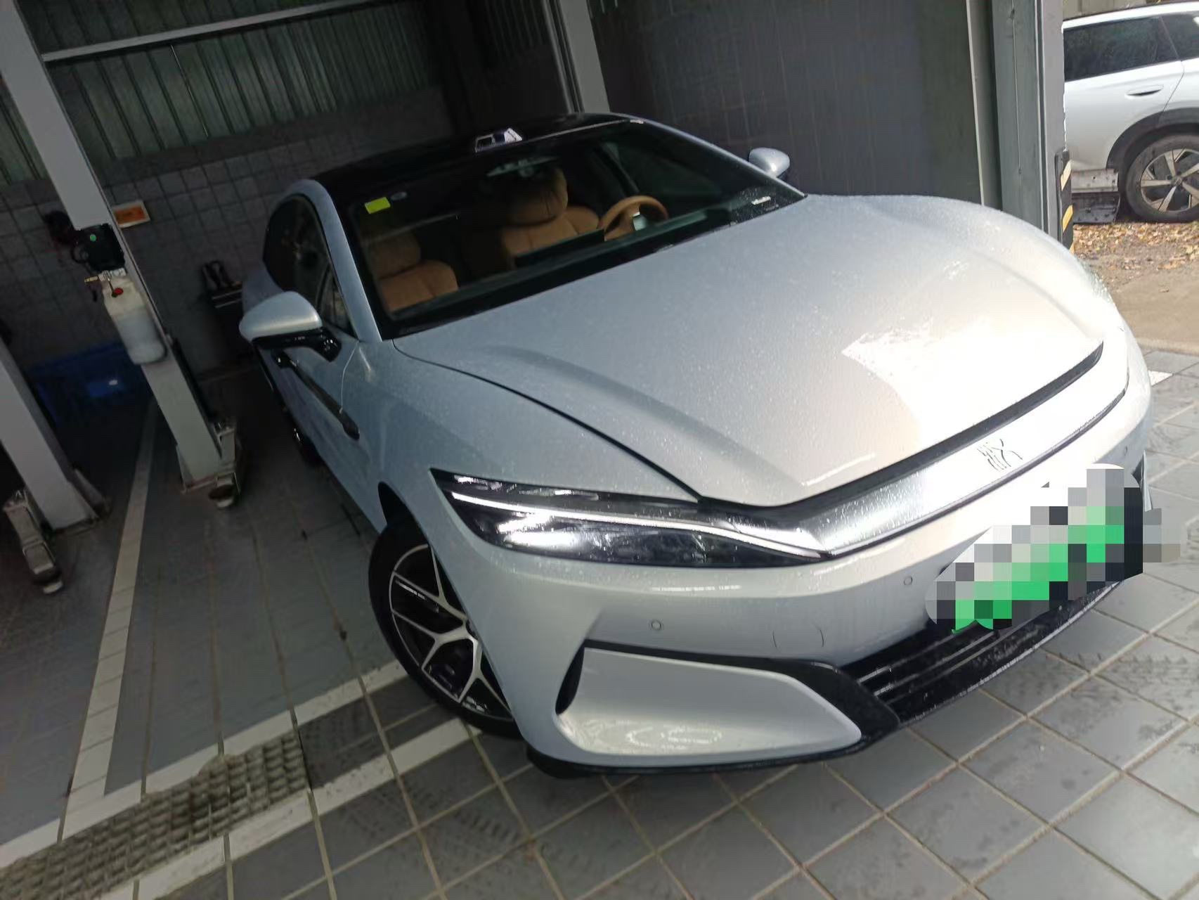 BYD HanL 2025 car image #2
