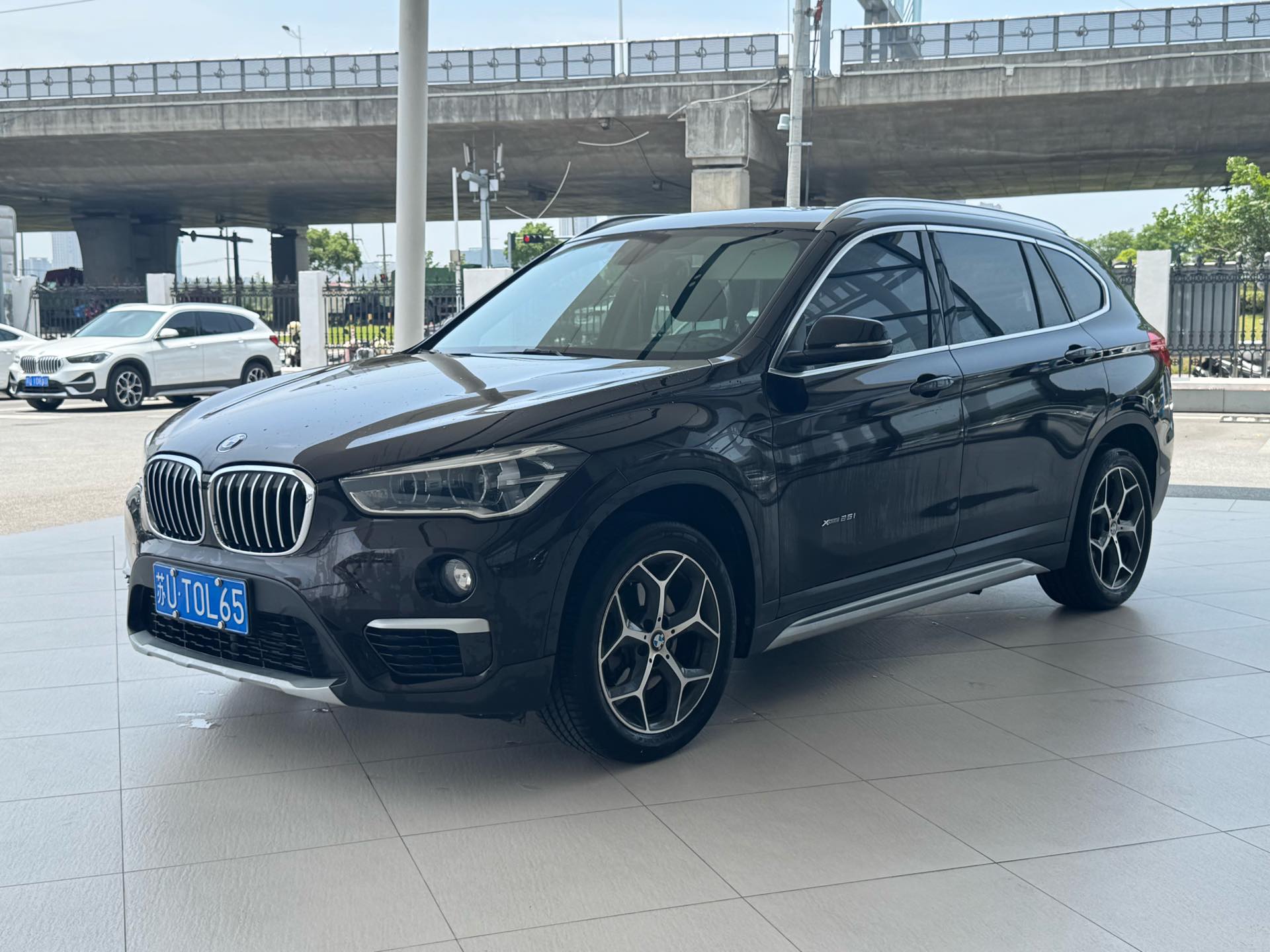 BMW X1 2017 BMW X1 2017 car image
