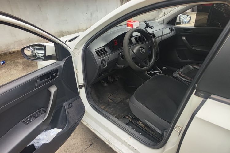 Volkswagen Santana 2019 car image #13