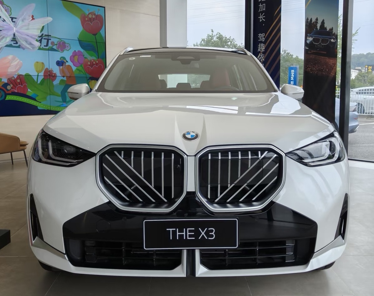 BMW X3 2025 #2 BMW X3 2025 car image #2