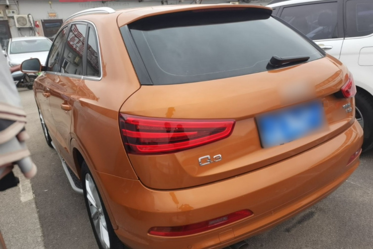 Audi Q3 2016 car image #7