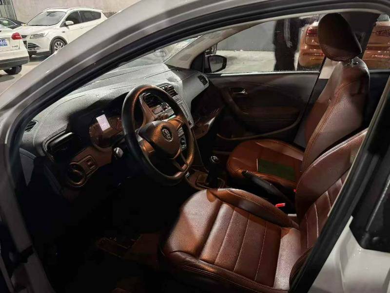 Volkswagen Polo 2015 immagine di auto #7