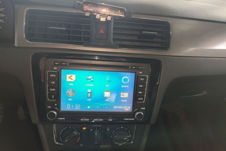 Volkswagen Santana 2016 car image #13