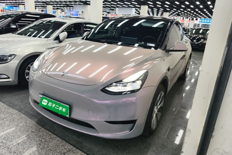 Tesla Model Y 2023 #2 Tesla Model Y 2023 car image #2