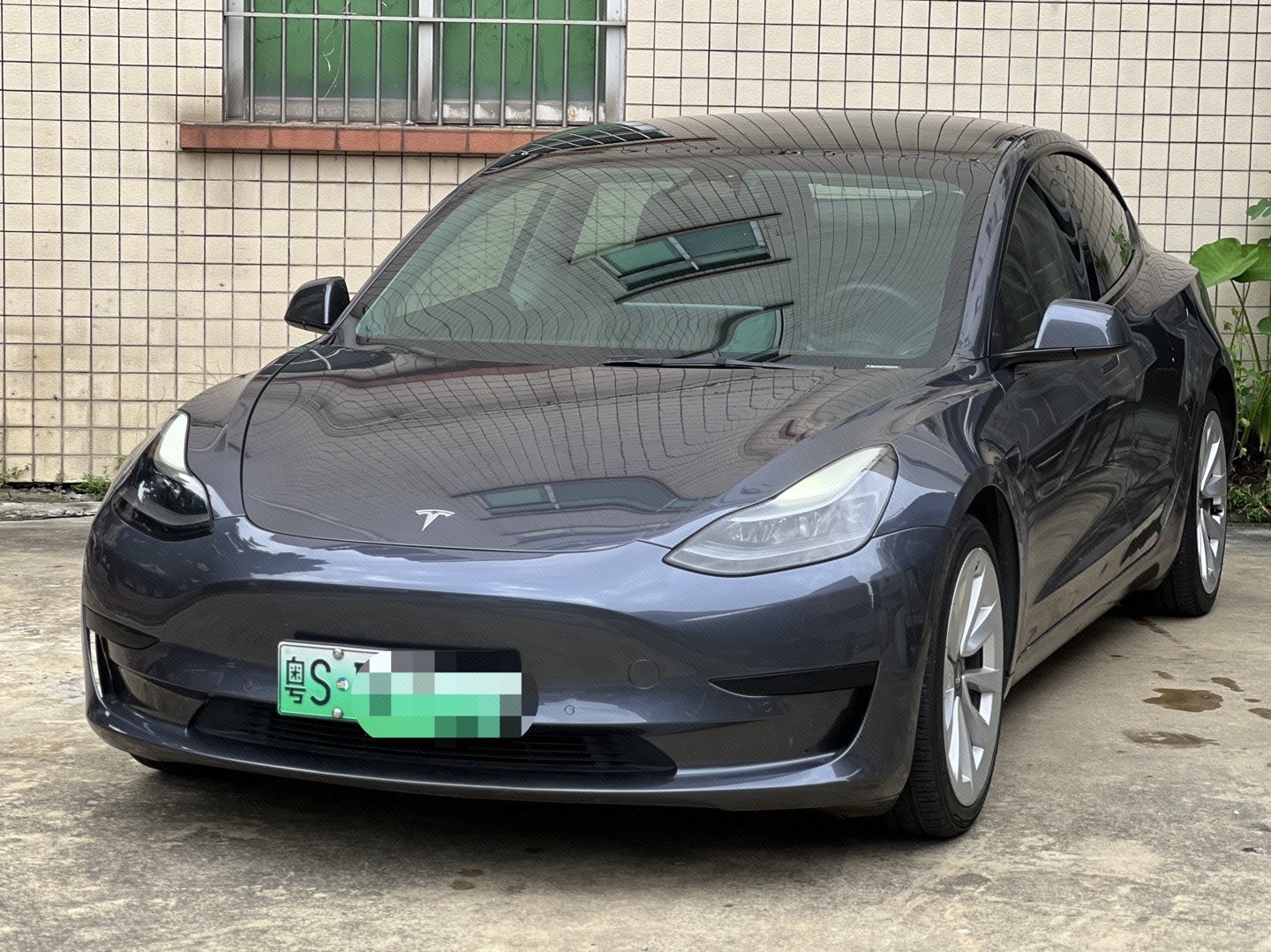 Tesla Model 3 2021 car image 