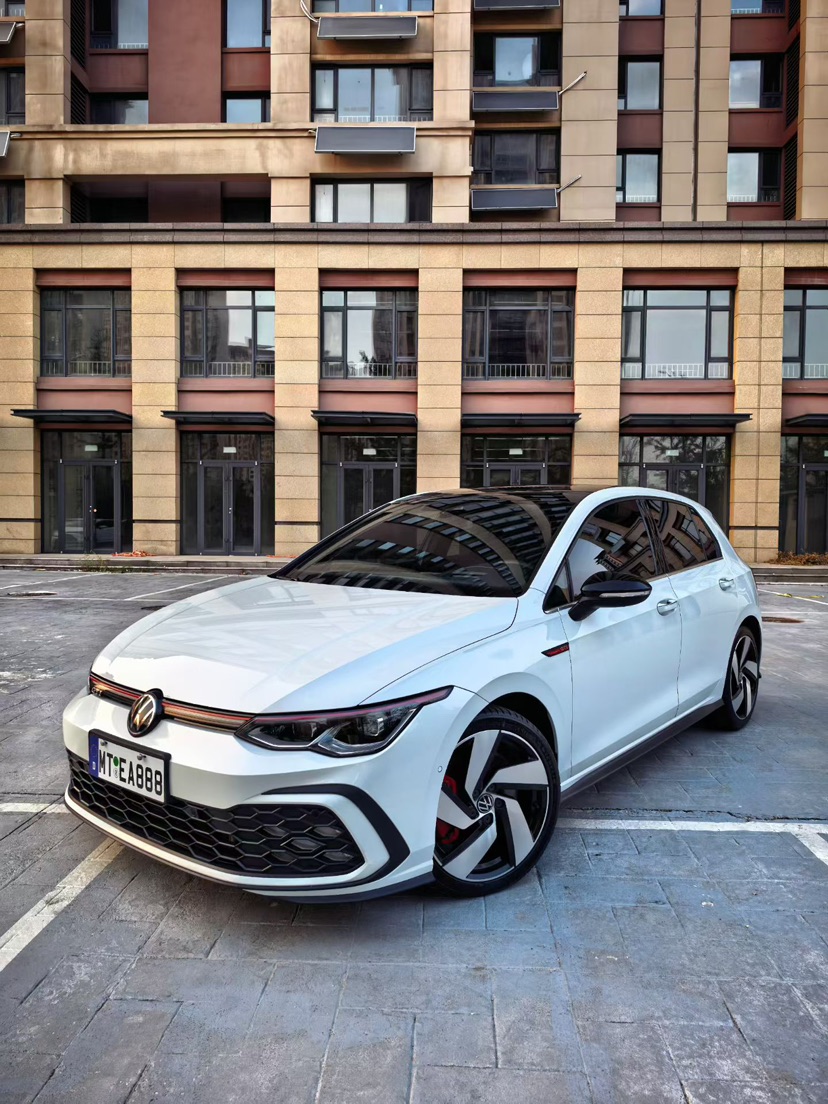 Volkswagen GolfGTI 2023 car image #3