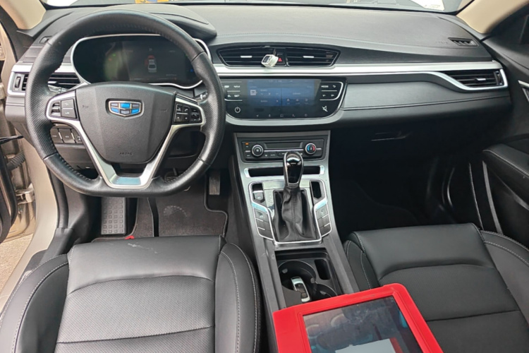 GEELY Emgrand 2018 #10 GEELY Emgrand 2018 صورة سيارة #10