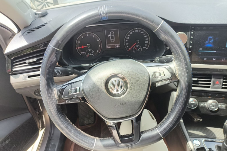 Volkswagen Bora 2019 car image #15