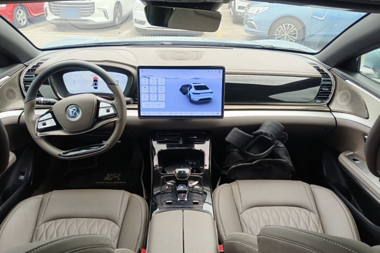 BYD Han 2024 image de voiture #10