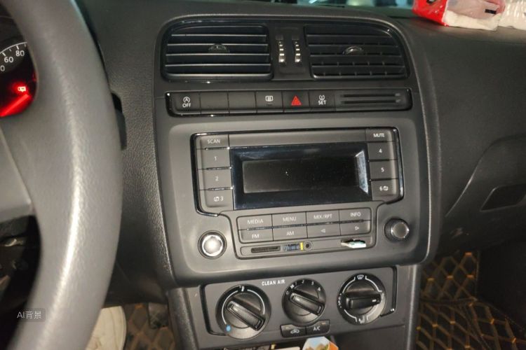 Volkswagen Polo 2019 car image #15