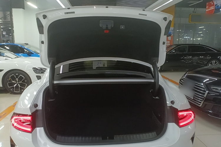 2026 #18 2026 immagine di auto #18