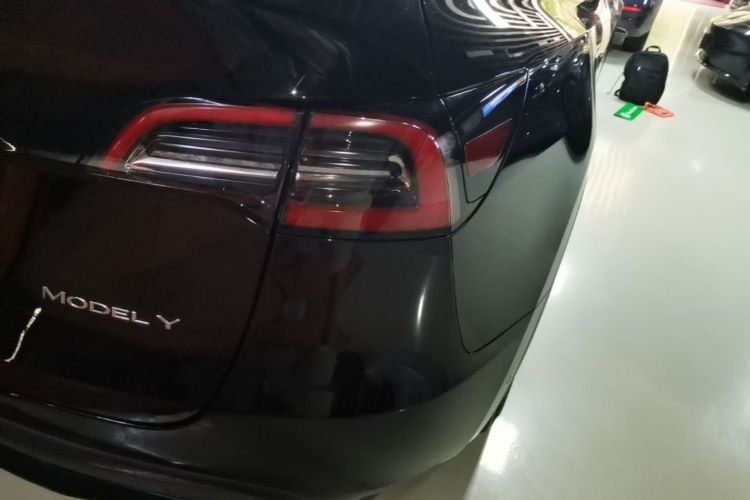 Tesla Model Y 2022 #8 Tesla Model Y 2022 car image #8
