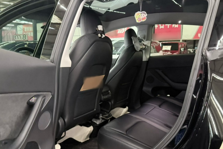 Tesla Model Y 2023 #9 Tesla Model Y 2023 car image #9