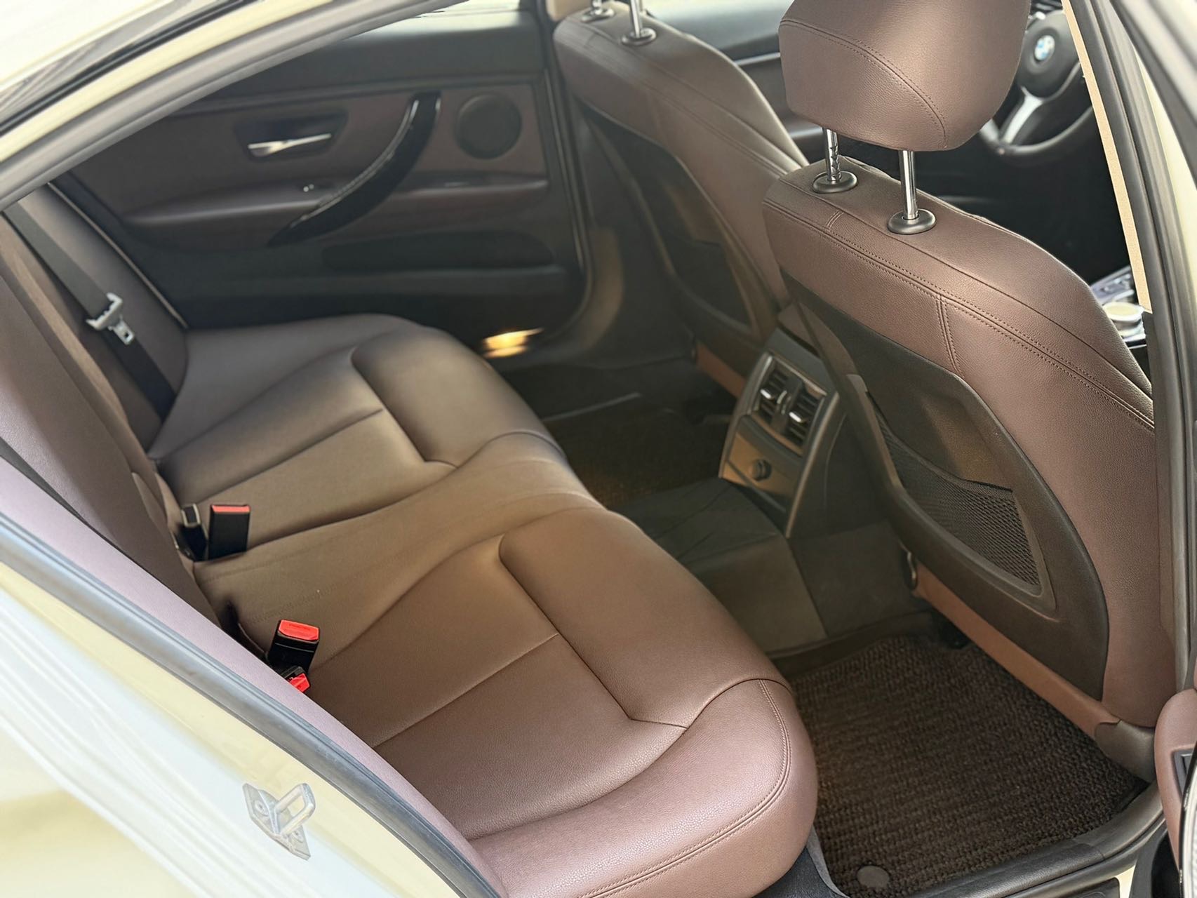 BMW 3 Series 2019 car image #7