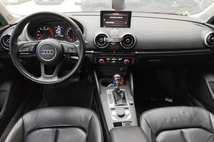 Audi A3 2019 car image #10