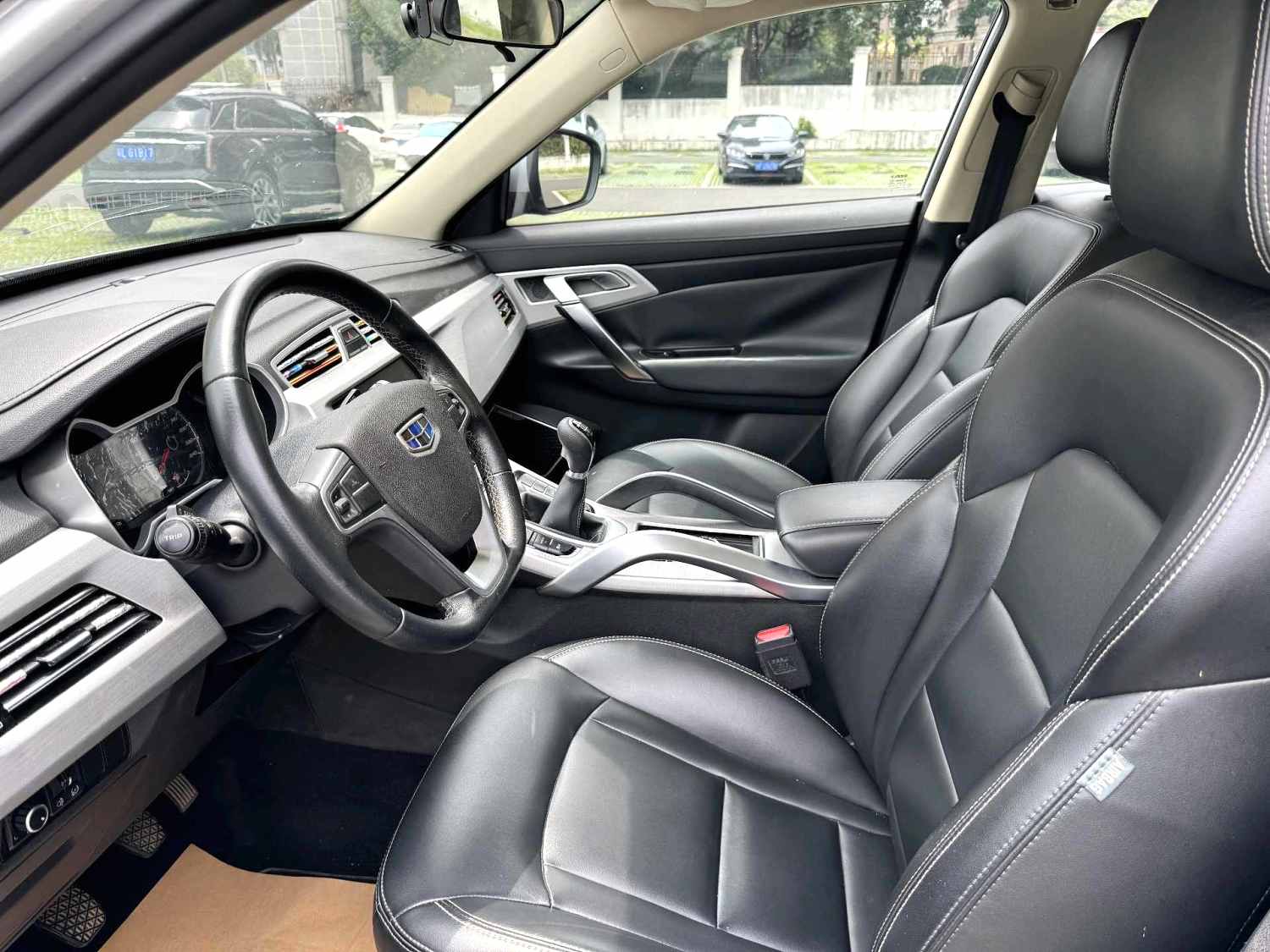 GEELY Boyue 2017 #4 GEELY Boyue 2017 car image #4