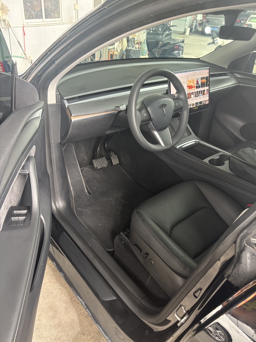 Tesla Model Y 2021 #3 Tesla Model Y 2021 car image #3