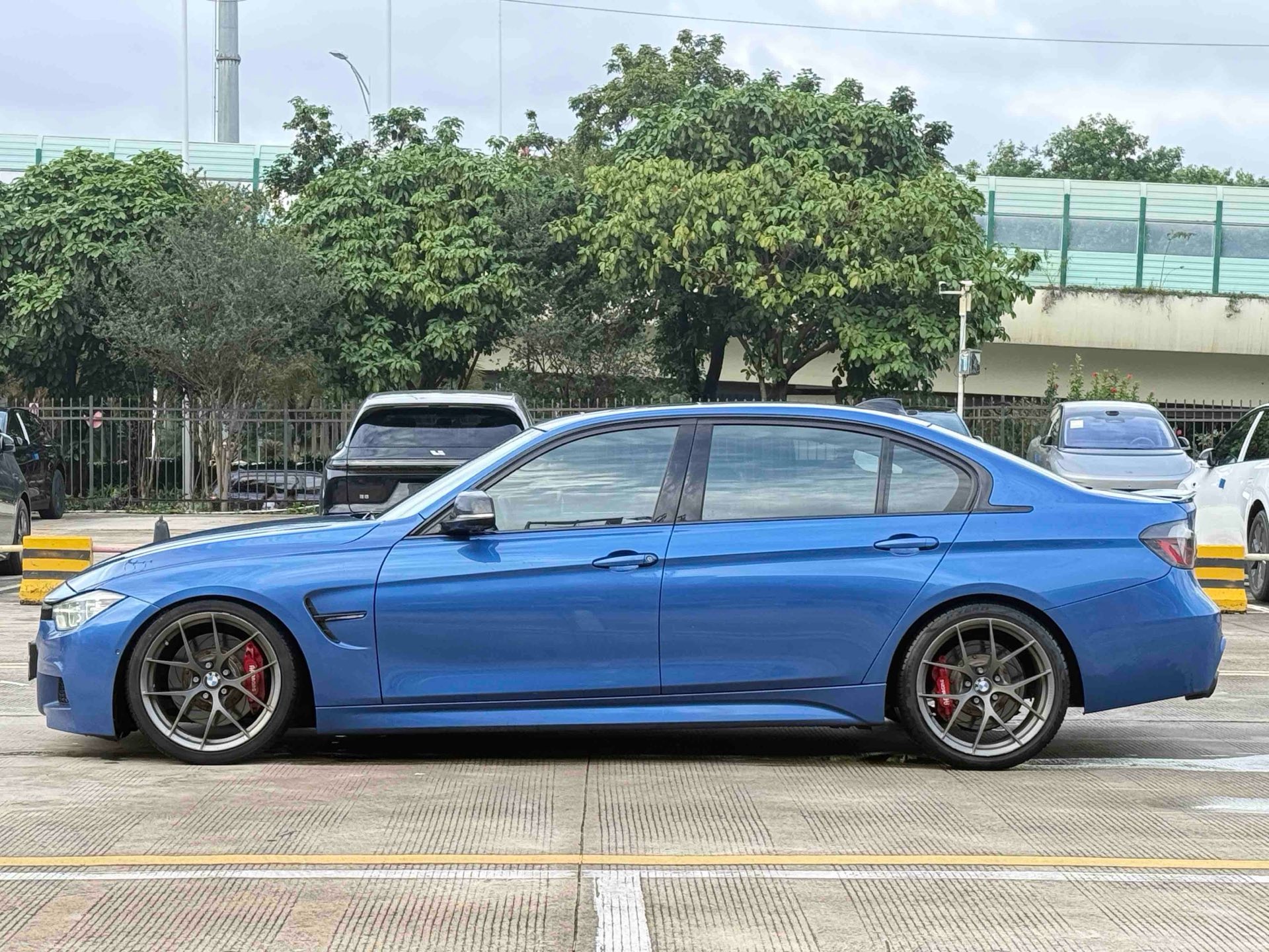 BMW 3 Series 2018 car image #4