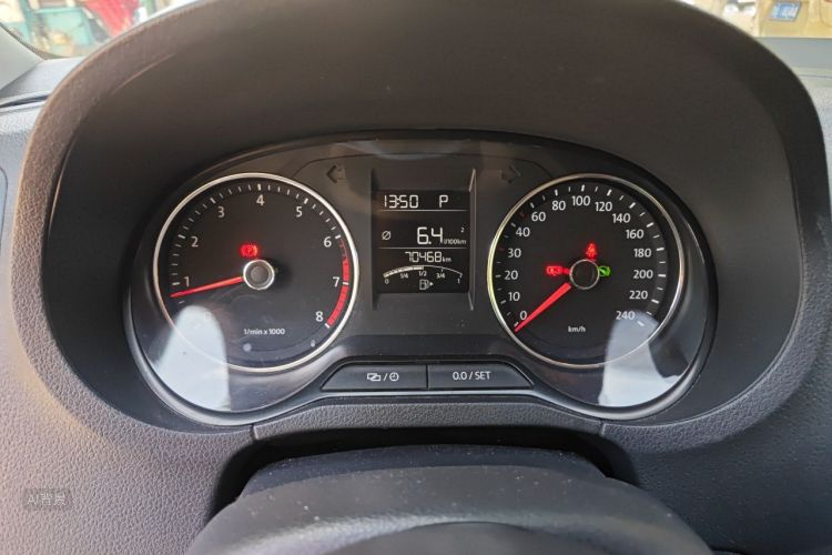 Volkswagen Polo 2015 #13 Volkswagen Polo 2015 car image #13