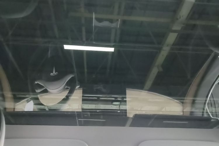 Tesla Model Y 2023 car image #18
