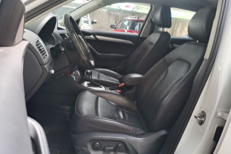 Audi Q3 2014 car image #15