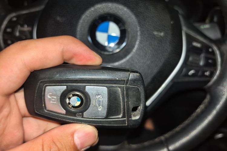 BMW 3 Series 2017 car image #11
