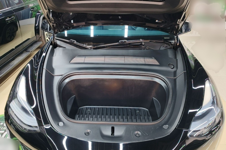 Tesla Model Y 2023 imagem de carro #20