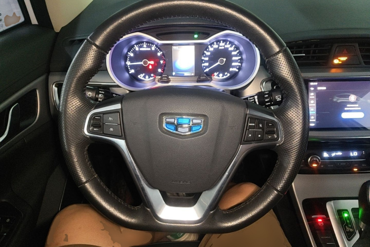 GEELY Emgrand GS 2018 car image #11
