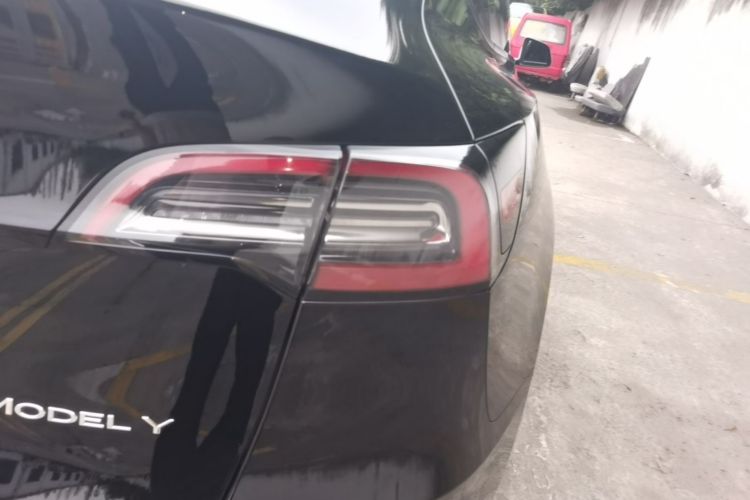 Tesla Model Y 2023 #8 Tesla Model Y 2023 car image #8
