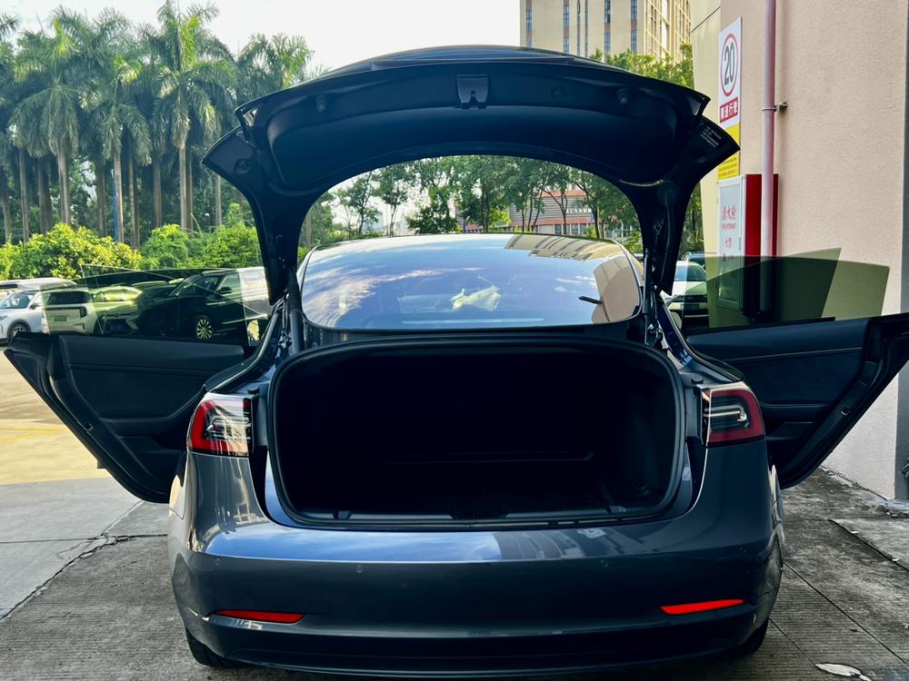 Tesla Model 3 2022 car image #23