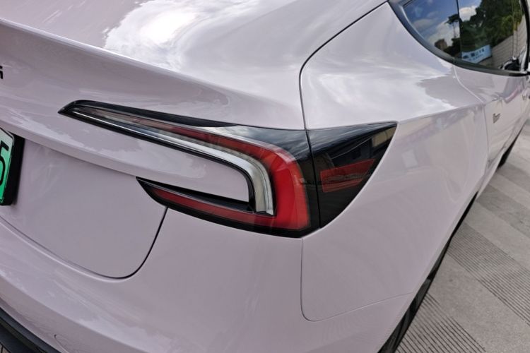 Tesla Model 3 2025 immagine di auto #8