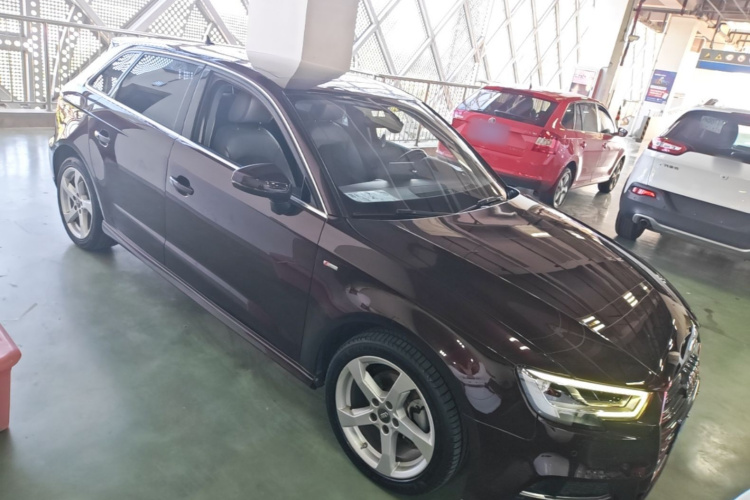 Audi A3 2019 car image #4