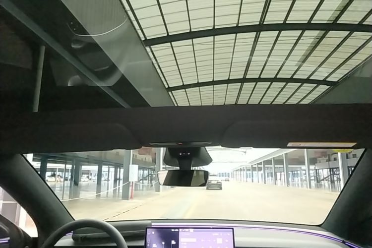 Tesla Model Y 2026 #18 Tesla Model Y 2026 immagine di auto #18