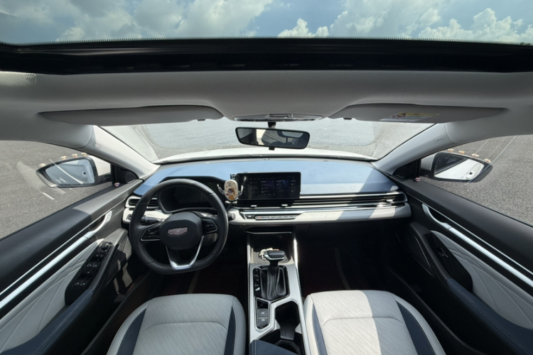 GEELY Emgrand 2023 imagen de coche #14