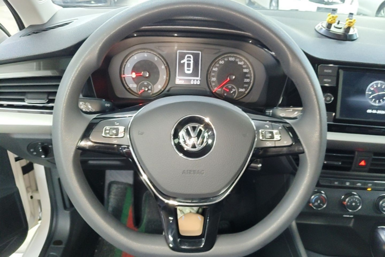 Volkswagen Lavida 2019 #11 Volkswagen Lavida 2019 car image #11