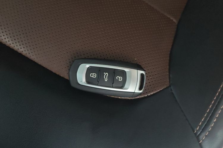 GEELY Emgrand GS 2017 car image #14