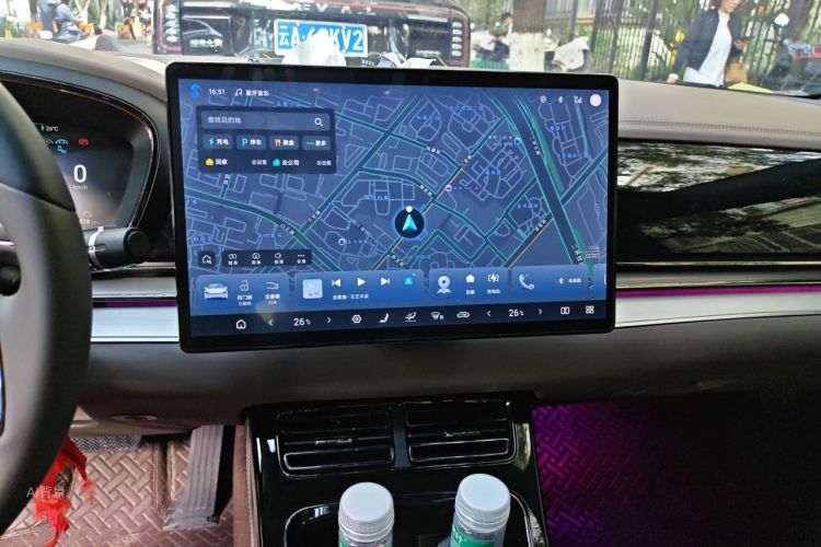 BYD Han 2024 car image #15