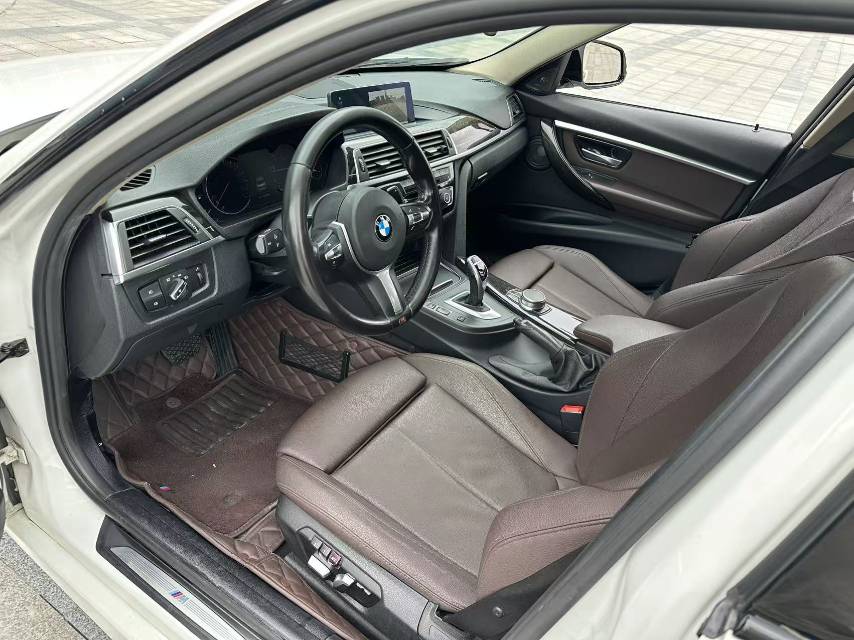 BMW 3 Series 2018 car image #15