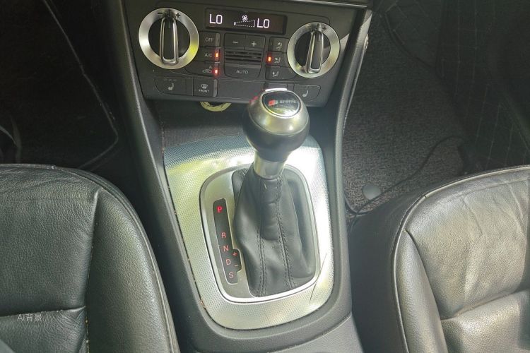 Audi Q3 2015 #16 Audi Q3 2015 car image #16