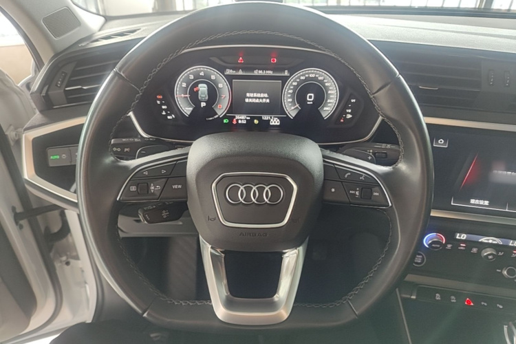 Audi Q3 2023 #11 Audi Q3 2023 car image #11