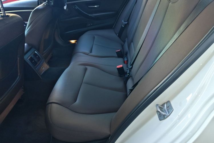 BMW 3 Series 2018 #17 BMW 3 Series 2018 car image #17