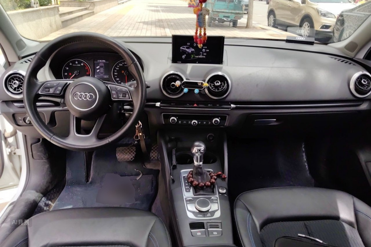 Audi A3 2019 immagine di auto #11
